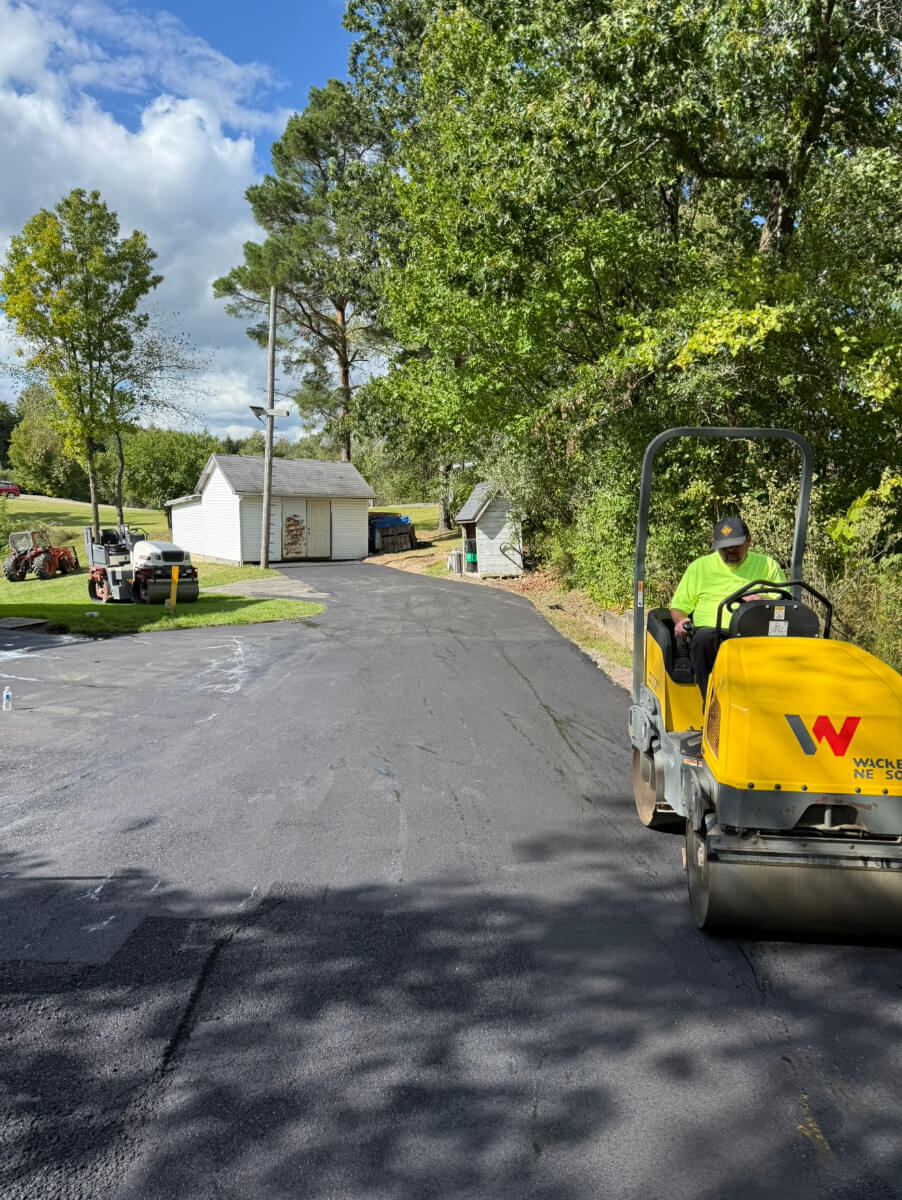 new asphalt driveway fenton 14